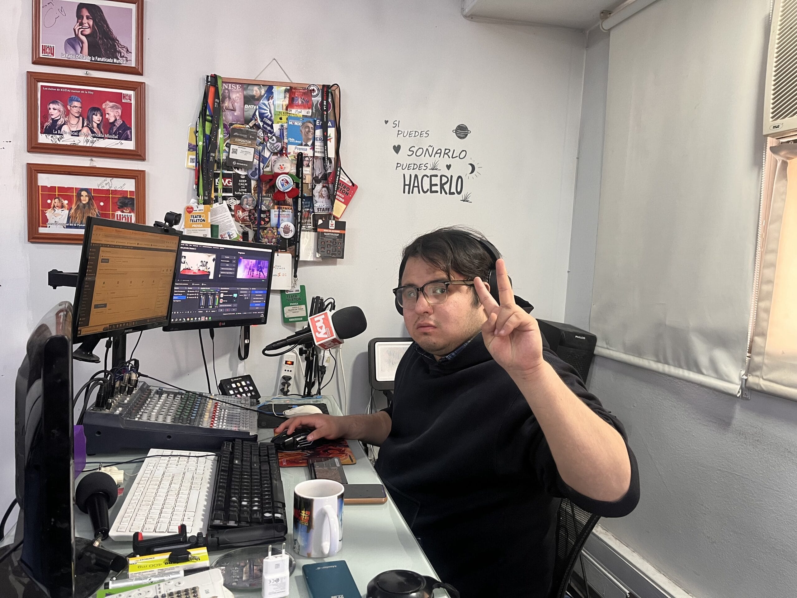 Control y estudio de radio Hoy Comunicaciones